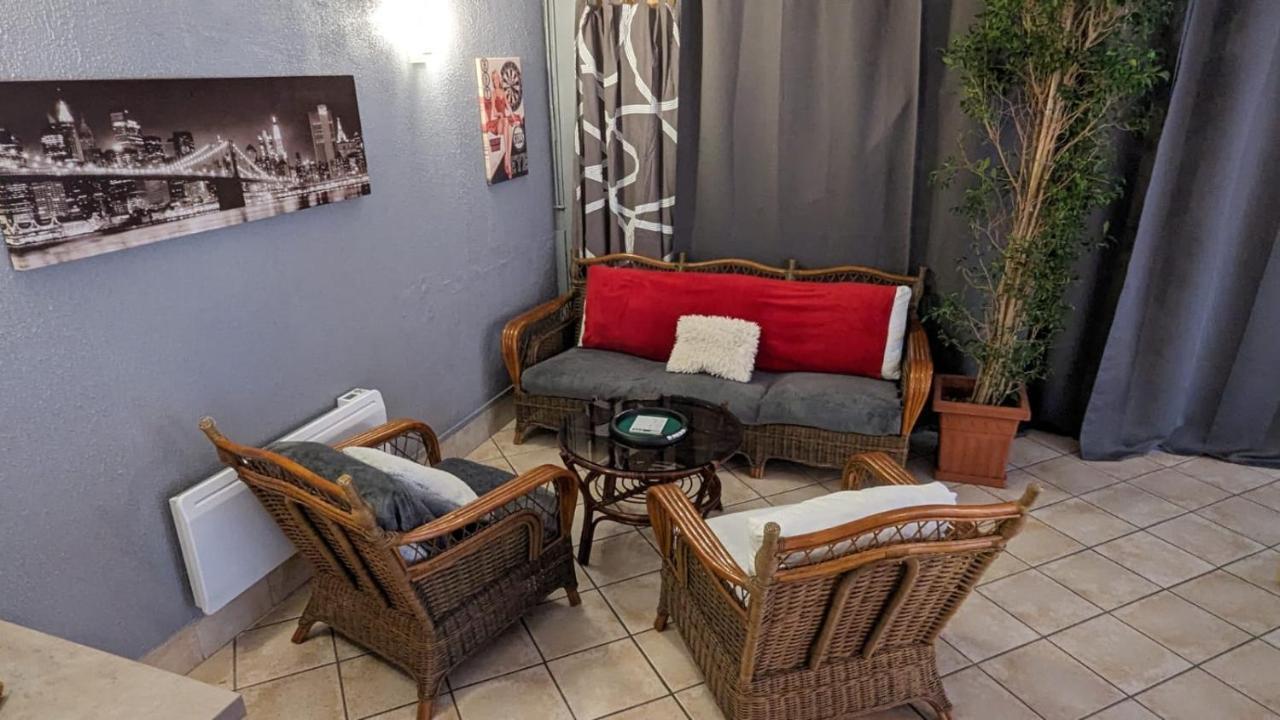 Chambres D'Hotes Les Lits Des Fees 圣弗洛雷 外观 照片